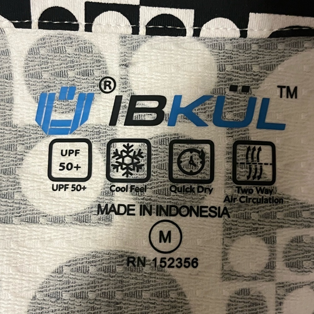 IBKUL Geometric Black and White Long Sleeve 1/4 Zip Golf, medium - Picture 5 of 10